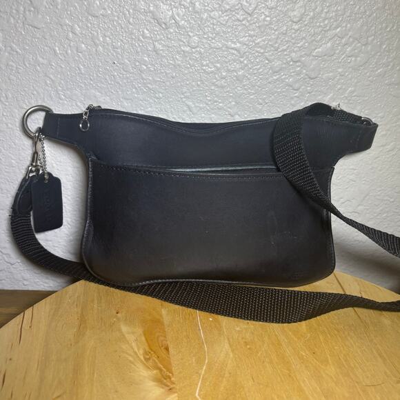Coach Zip Slim Waist Pack Slim Pouch Sling bag 6939 Black Leather USA Vintage - Picture 1 of 7